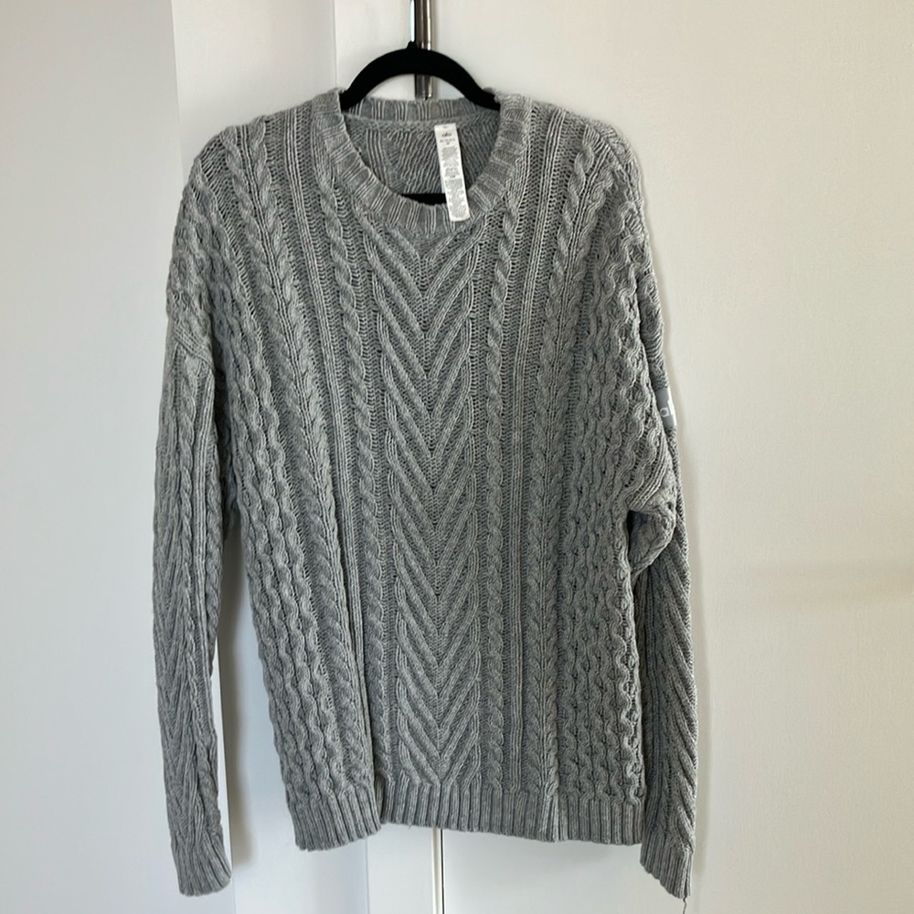 ALO Yoga Heather Gray Crewneck Sweater with Intricate Cable Knit
